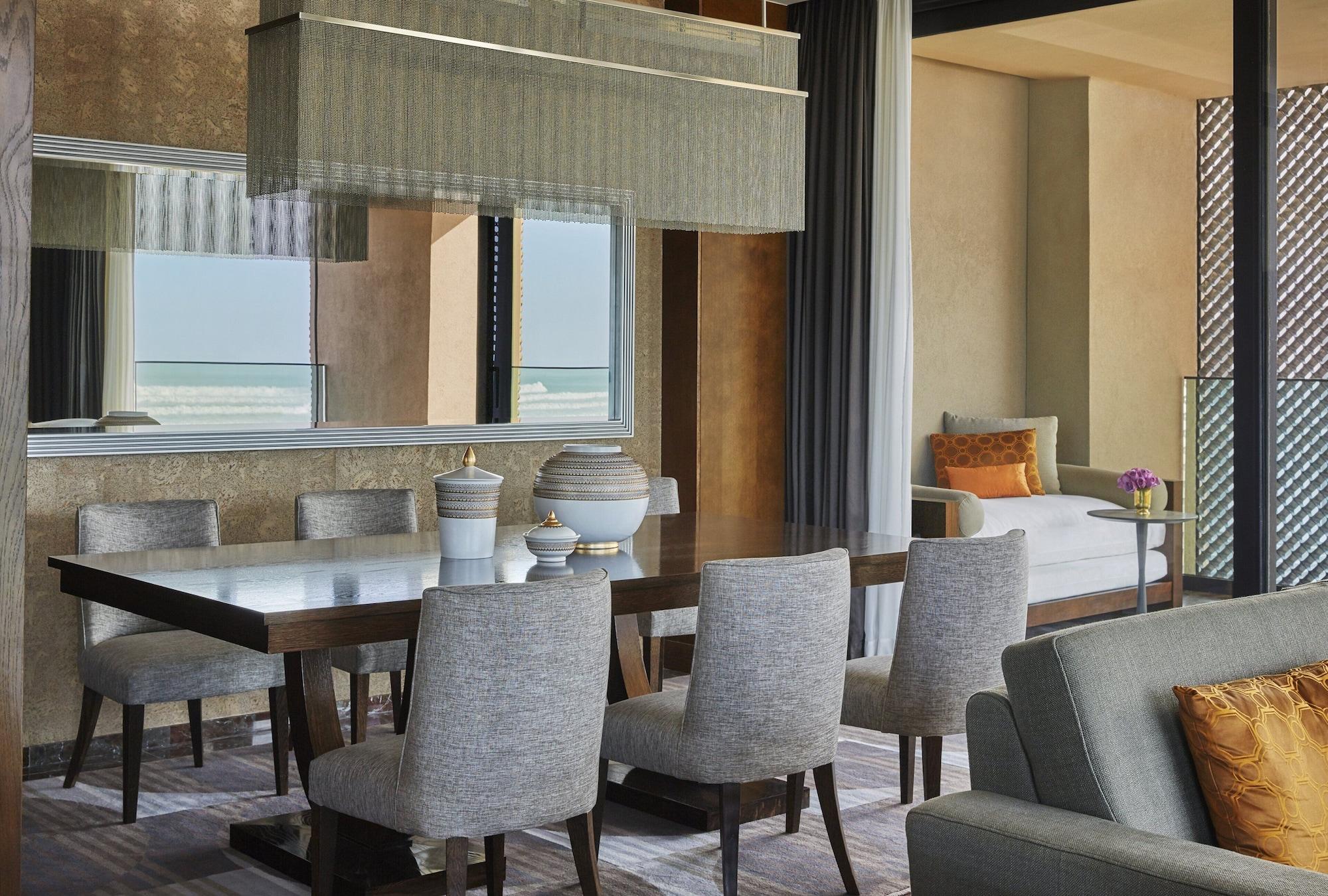Four Seasons Hotel Casablanca Exterior foto A suite at the Ritz-Carlton, DIFC